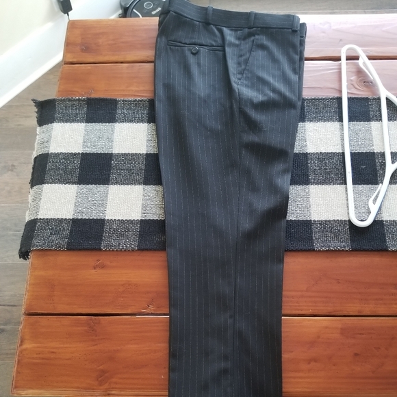 Suit - Picture 3 of 3